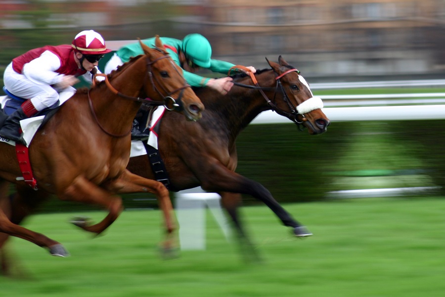 競馬で「まくり」とは