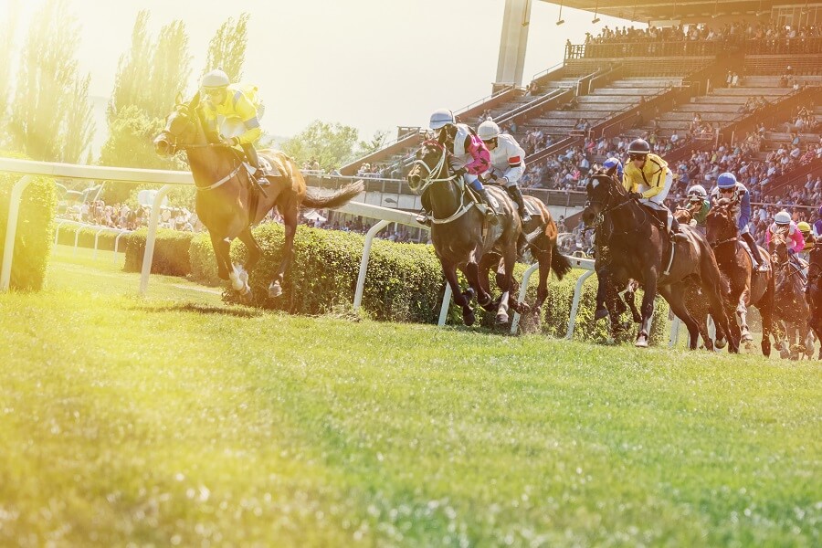 競馬の三冠馬とは？歴代の三冠馬一覧と条件などをあわせて紹介！