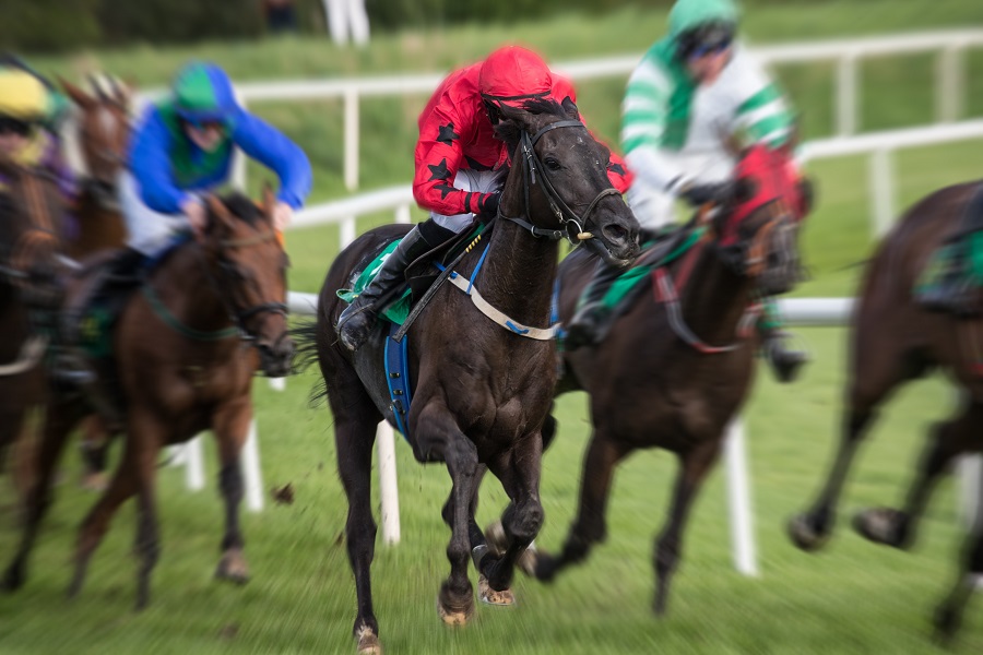 朝日杯フューチュリティステークスの予想に役立つデータを紹介！過去の傾向や要注目馬を解説！